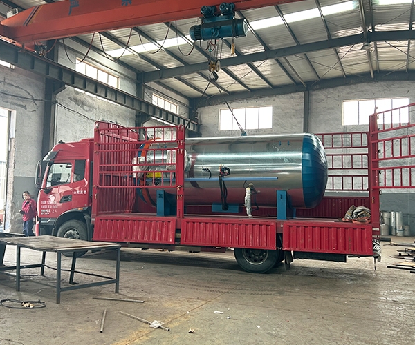 硫化罐順利發(fā)貨，全程護行！